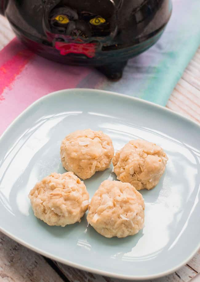 Dainty Coconut Cookies: The Edwardian High Tea Luxury Treat